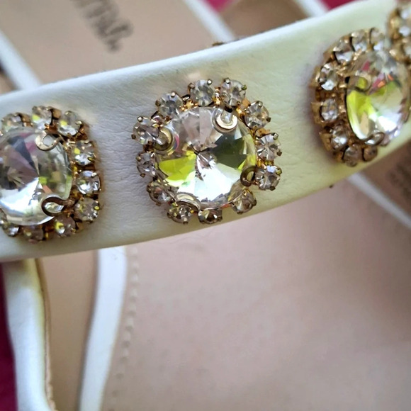 White  open back mule, jeweled strap, size 7.5 us, excellent used condition - Picture 5 of 6